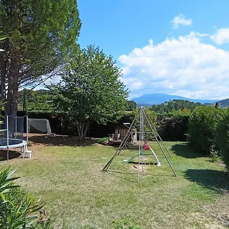 Holiday home A L'ombre Des Tilleuls *